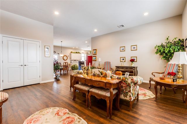 903 Valentina, Lower Burrell, PA 15068