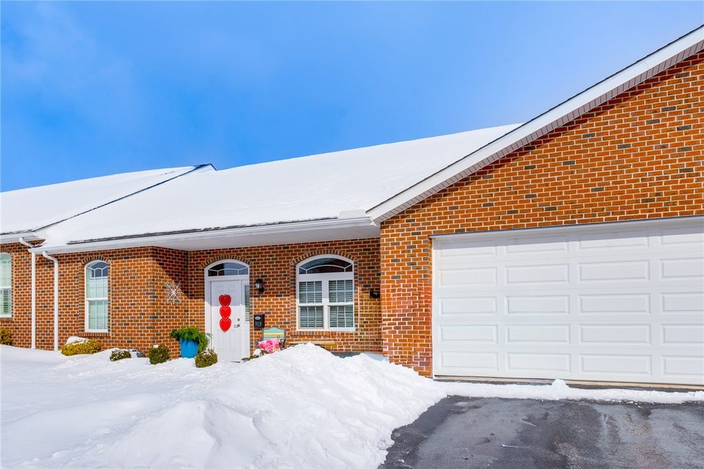 903 Valentina, Lower Burrell, PA 15068