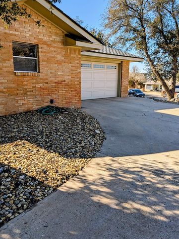 2904 MacAuslan, Big Spring, TX 79720