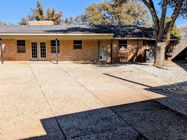 2904 MacAuslan, Big Spring, TX 79720