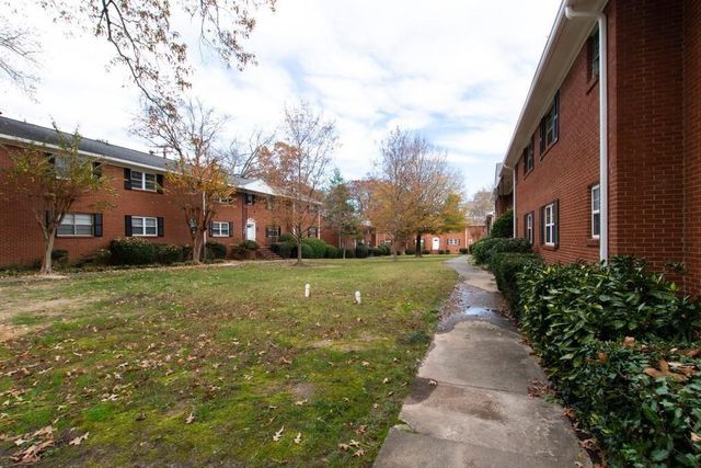 3660 Peachtree Road NE E4, Atlanta, GA 30319