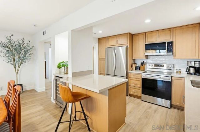 404 San Antonio E, San Diego, CA 92106