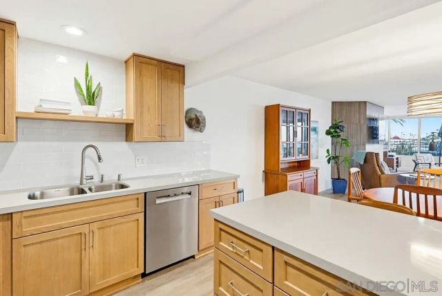 404 San Antonio E, San Diego, CA 92106