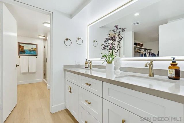 404 San Antonio E, San Diego, CA 92106