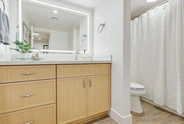 404 San Antonio E, San Diego, CA 92106
