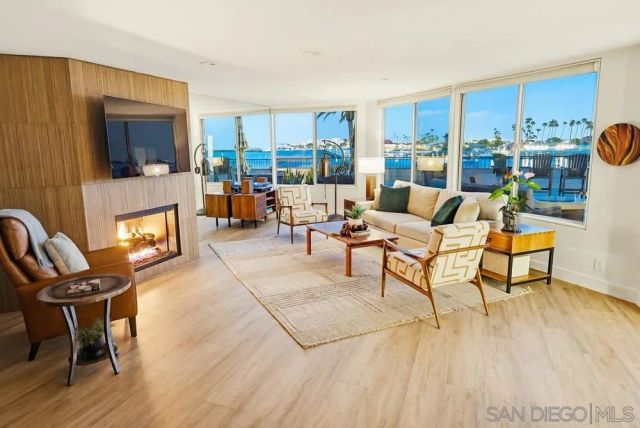404 San Antonio E, San Diego, CA 92106