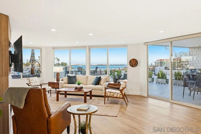 404 San Antonio E, San Diego, CA 92106