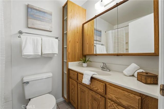 915 S Dennis, Santa Ana, CA 92704