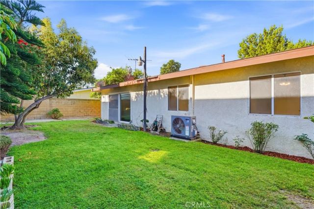 915 S Dennis, Santa Ana, CA 92704