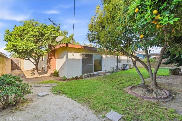 915 S Dennis, Santa Ana, CA 92704