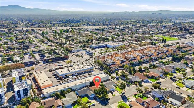 915 S Dennis, Santa Ana, CA 92704