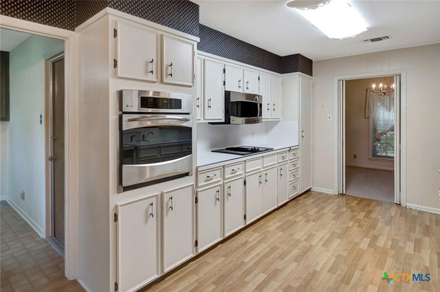 304 Simpson Road, Victoria, TX 77904