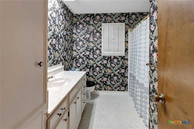 304 Simpson Road, Victoria, TX 77904