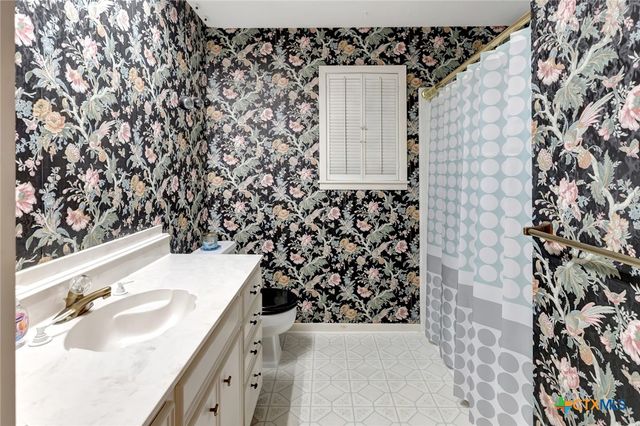 304 Simpson Road, Victoria, TX 77904