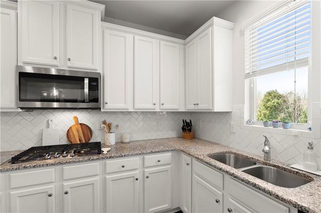 304 Carmichael Circle, Canton, GA 30115