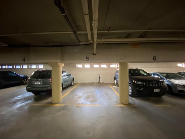 10 Hammond Pond Parkway 304, Newton, MA 02467