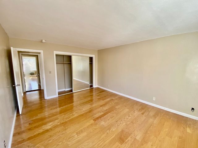 10 Hammond Pond Parkway 304, Newton, MA 02467