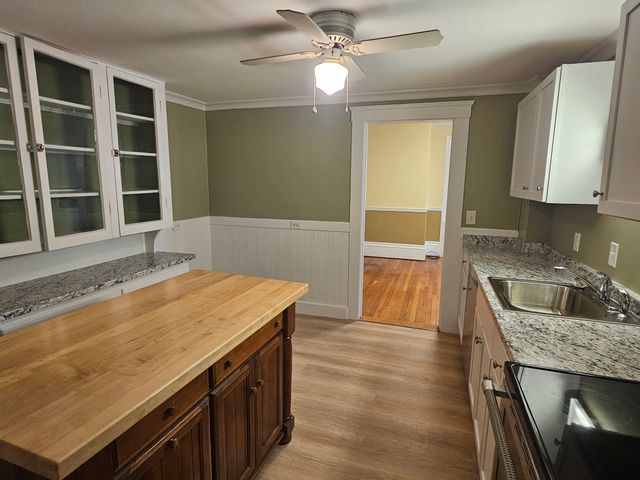 592 Union Ave 1, Framingham, MA 01702