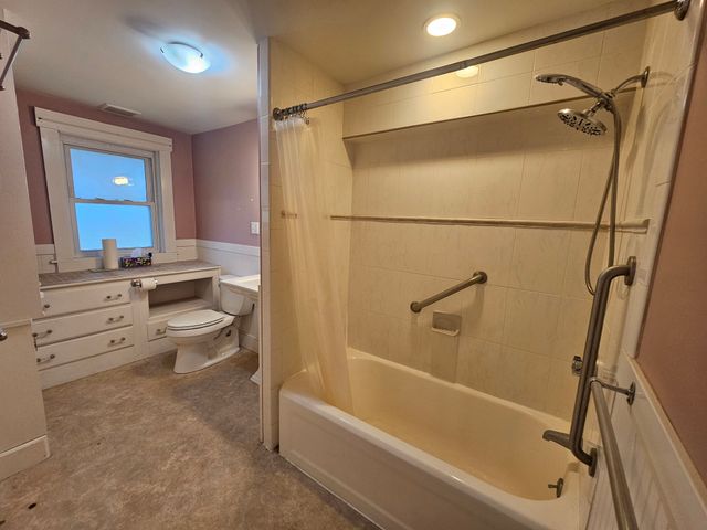 592 Union Ave 1, Framingham, MA 01702