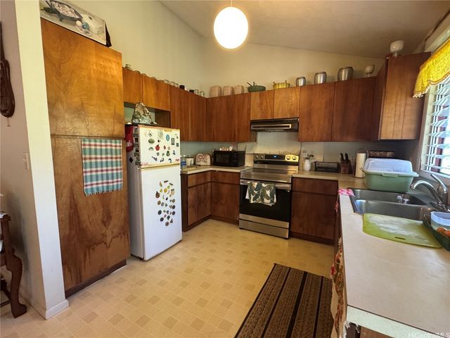 2615 Kinoole Street, Hilo, HI 96720