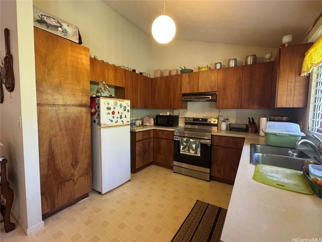 2615 Kinoole Street, Hilo, HI 96720