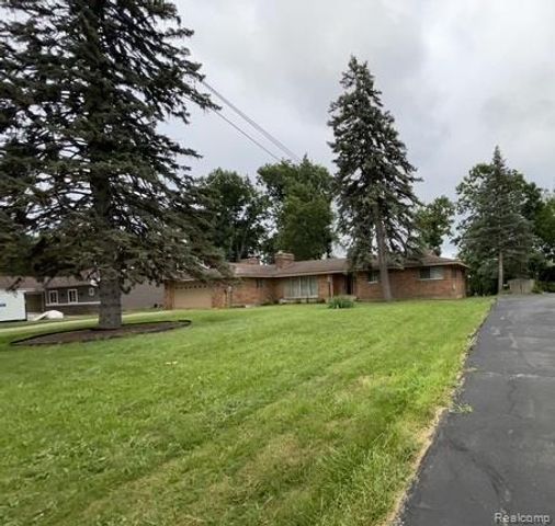 44505 Harmony Lane, Belleville, MI 48111