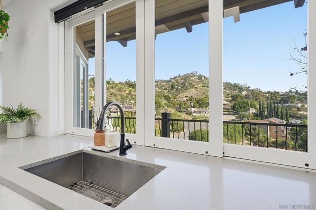 9610 Vista Del Sol, Spring Valley, CA 91977