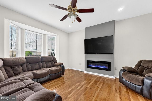 83 FOUNTAYNE LN, Lawrence Township, NJ 08648