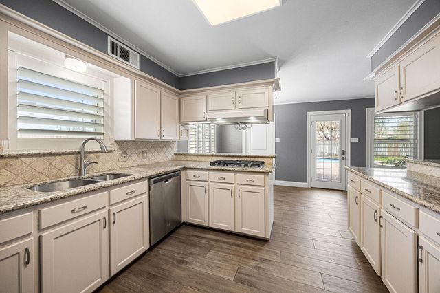 11426 Cold Spring Drive, Houston, TX 77043