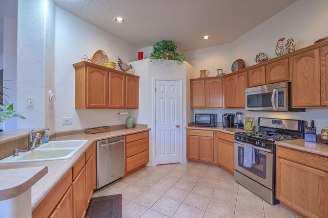 9904 Bradford Place NW, Albuquerque, NM 87114