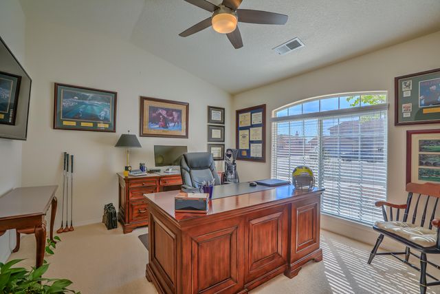 9904 Bradford Place NW, Albuquerque, NM 87114