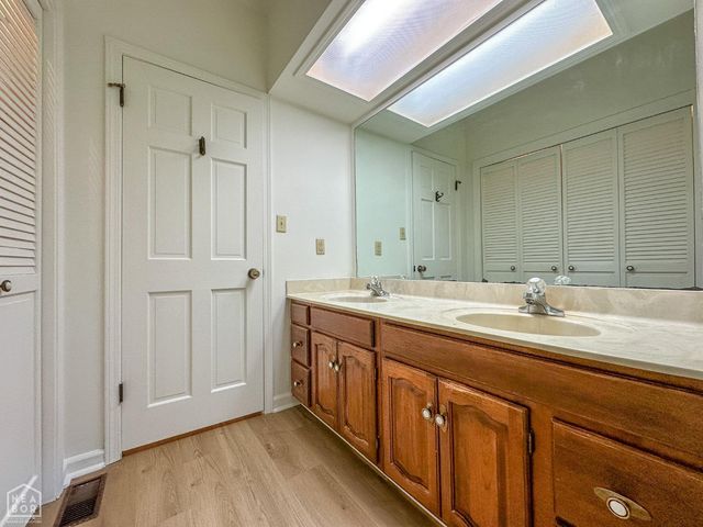 7 Holmes Street, Newport, AR 72112