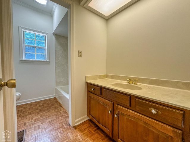 7 Holmes Street, Newport, AR 72112