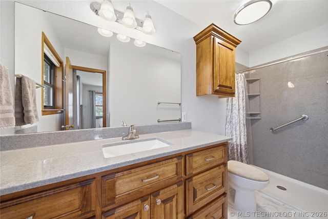 13596 Highway 62, Tahlequah, OK 74464