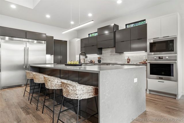 3008 S Boston Court, Tulsa, OK 74114