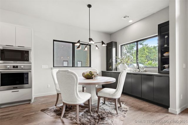 3008 S Boston Court, Tulsa, OK 74114