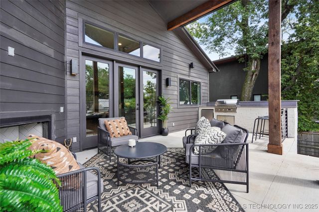 3008 S Boston Court, Tulsa, OK 74114