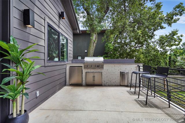 3008 S Boston Court, Tulsa, OK 74114