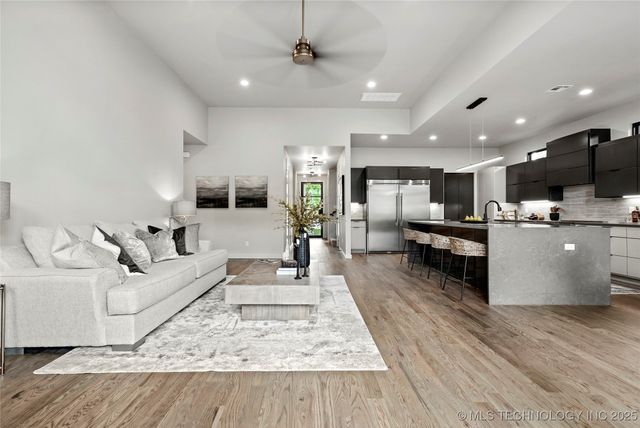 3008 S Boston Court, Tulsa, OK 74114