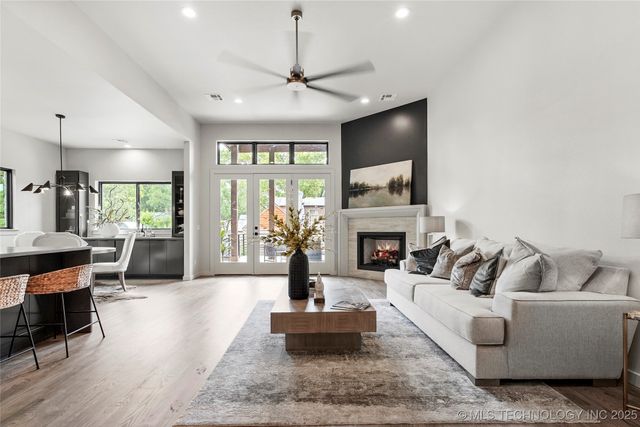 3008 S Boston Court, Tulsa, OK 74114