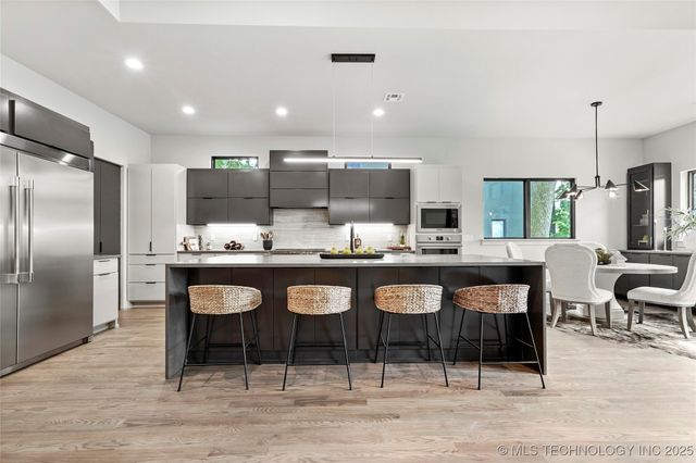 3008 S Boston Court, Tulsa, OK 74114