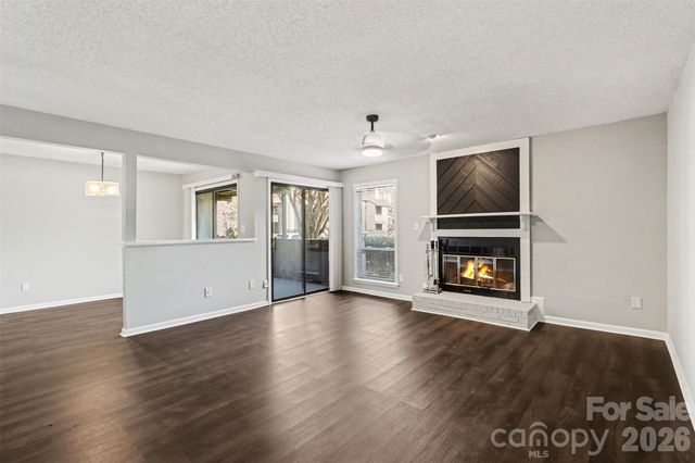 7255 Winery Lane, Charlotte, NC 28227