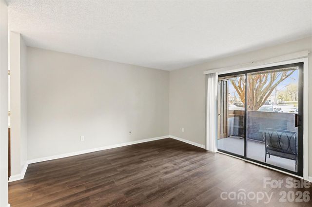 7255 Winery Lane, Charlotte, NC 28227