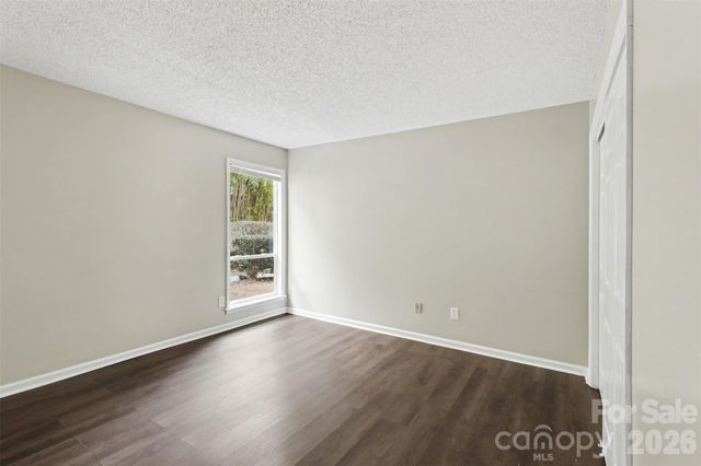 7255 Winery Lane, Charlotte, NC 28227