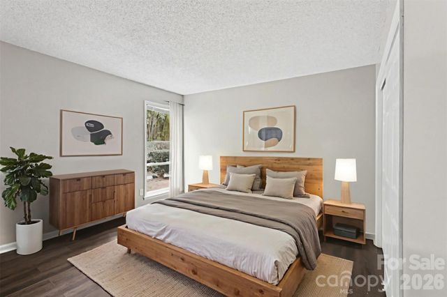 7255 Winery Lane, Charlotte, NC 28227