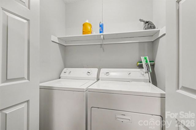 7255 Winery Lane, Charlotte, NC 28227