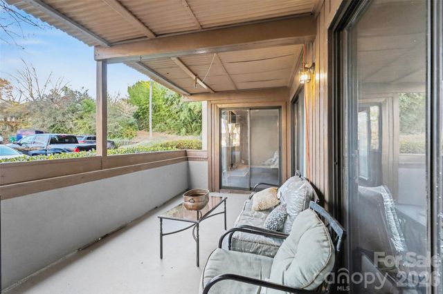 7255 Winery Lane, Charlotte, NC 28227