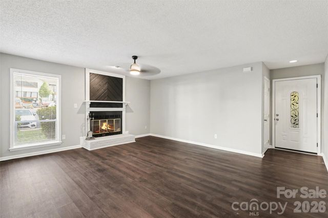 7255 Winery Lane, Charlotte, NC 28227