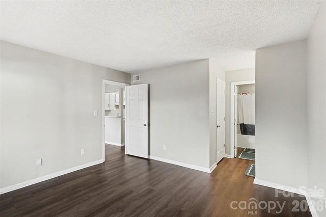 7255 Winery Lane, Charlotte, NC 28227