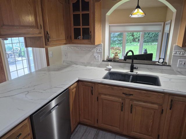 3211 Briar Crest Drive, Janesville, WI 53546